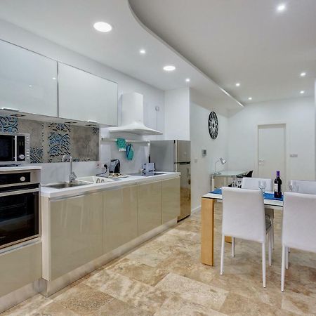 Modern 2 Bedroom Apartment In St Julians Saint Julian's Εξωτερικό φωτογραφία
